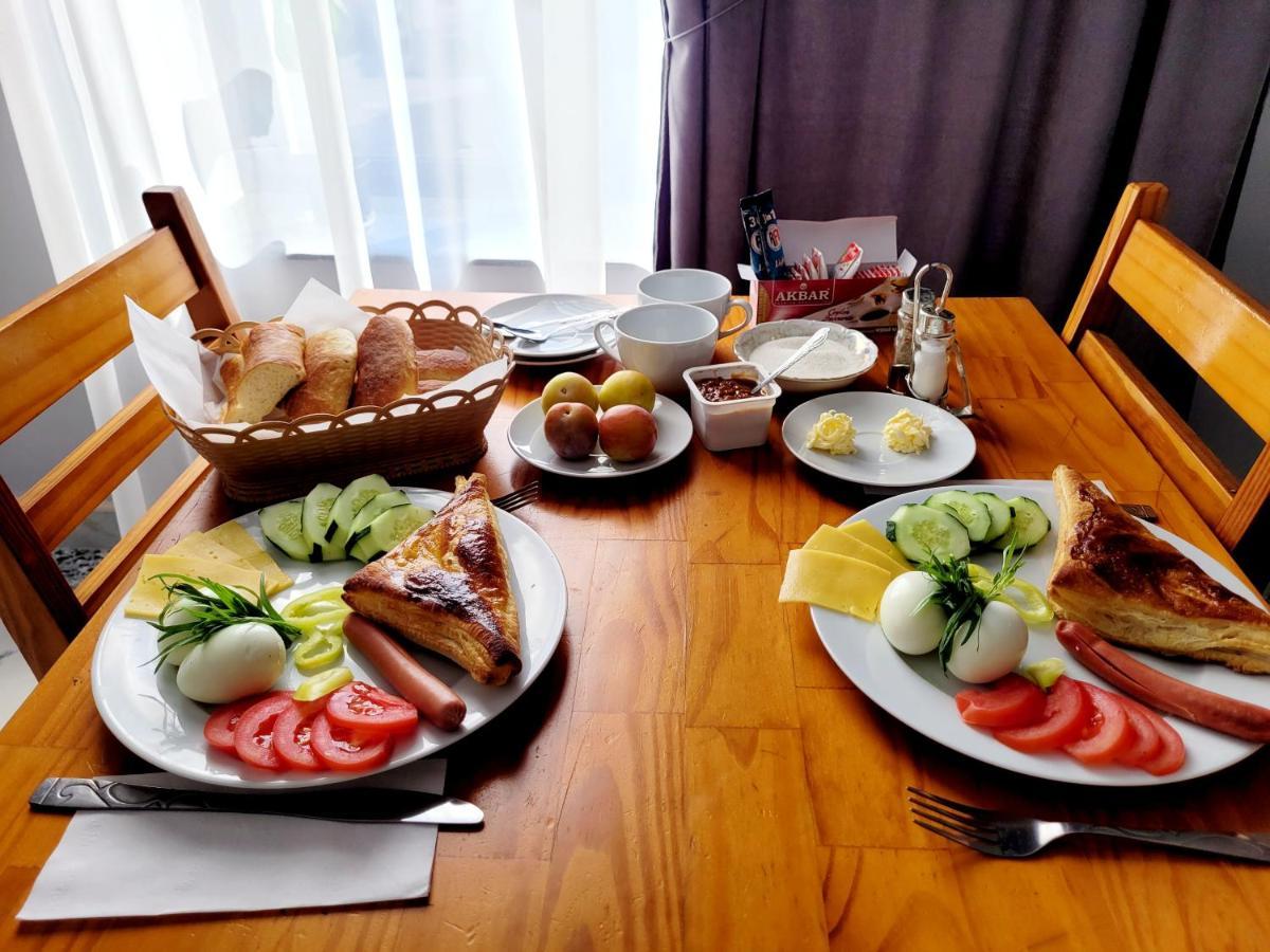 Rp Hotel Erevan Esterno foto