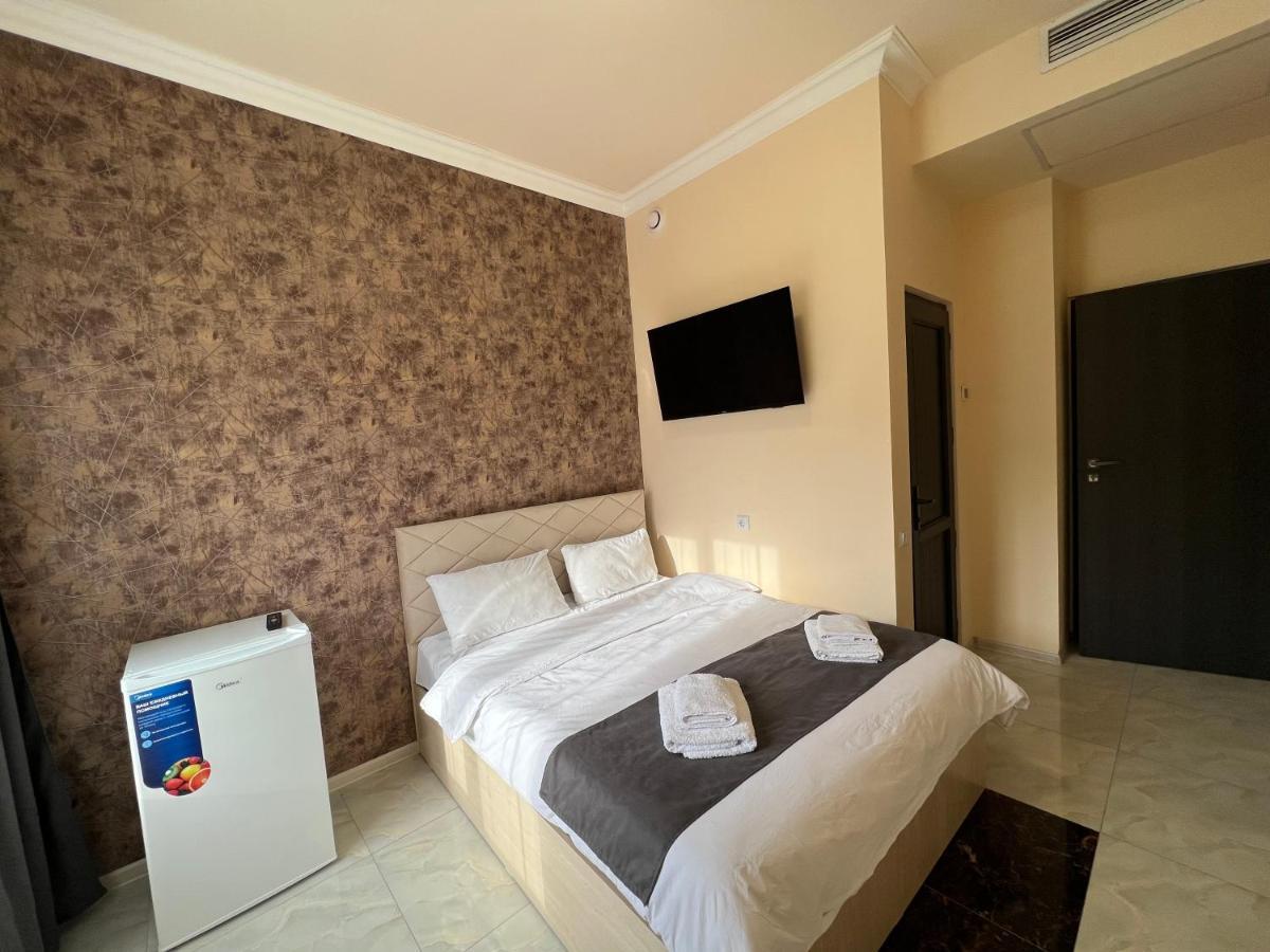 Rp Hotel Erevan Esterno foto