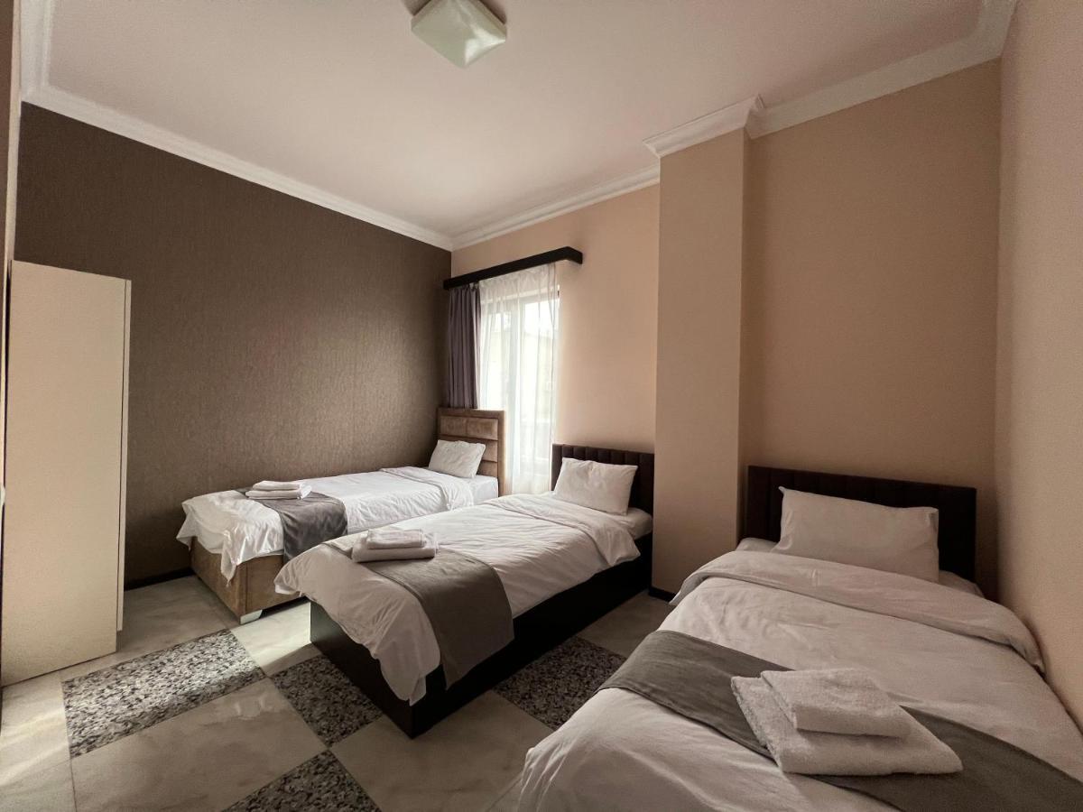 Rp Hotel Erevan Esterno foto