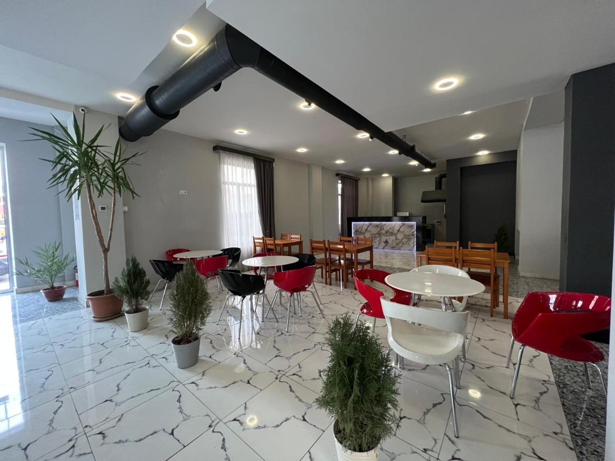 Rp Hotel Erevan Esterno foto