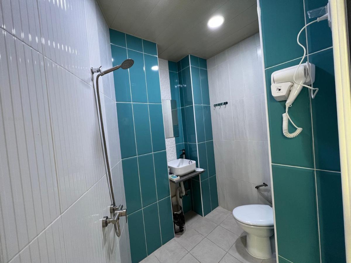 Rp Hotel Erevan Esterno foto