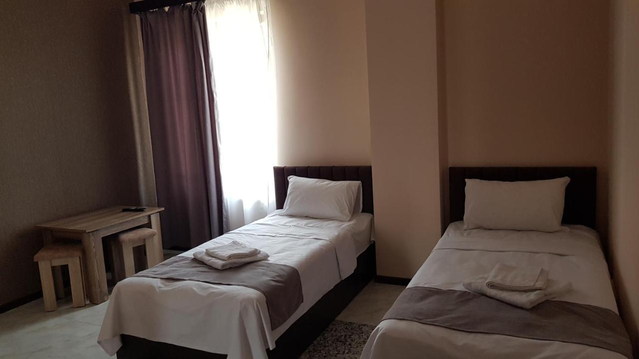 Rp Hotel Erevan Esterno foto