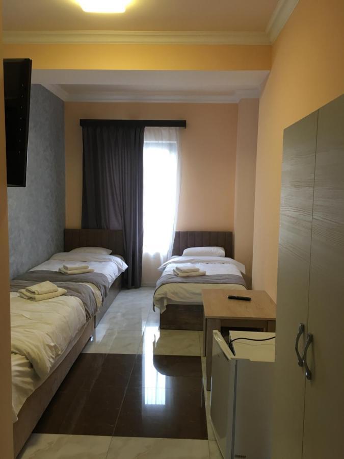 Rp Hotel Erevan Esterno foto
