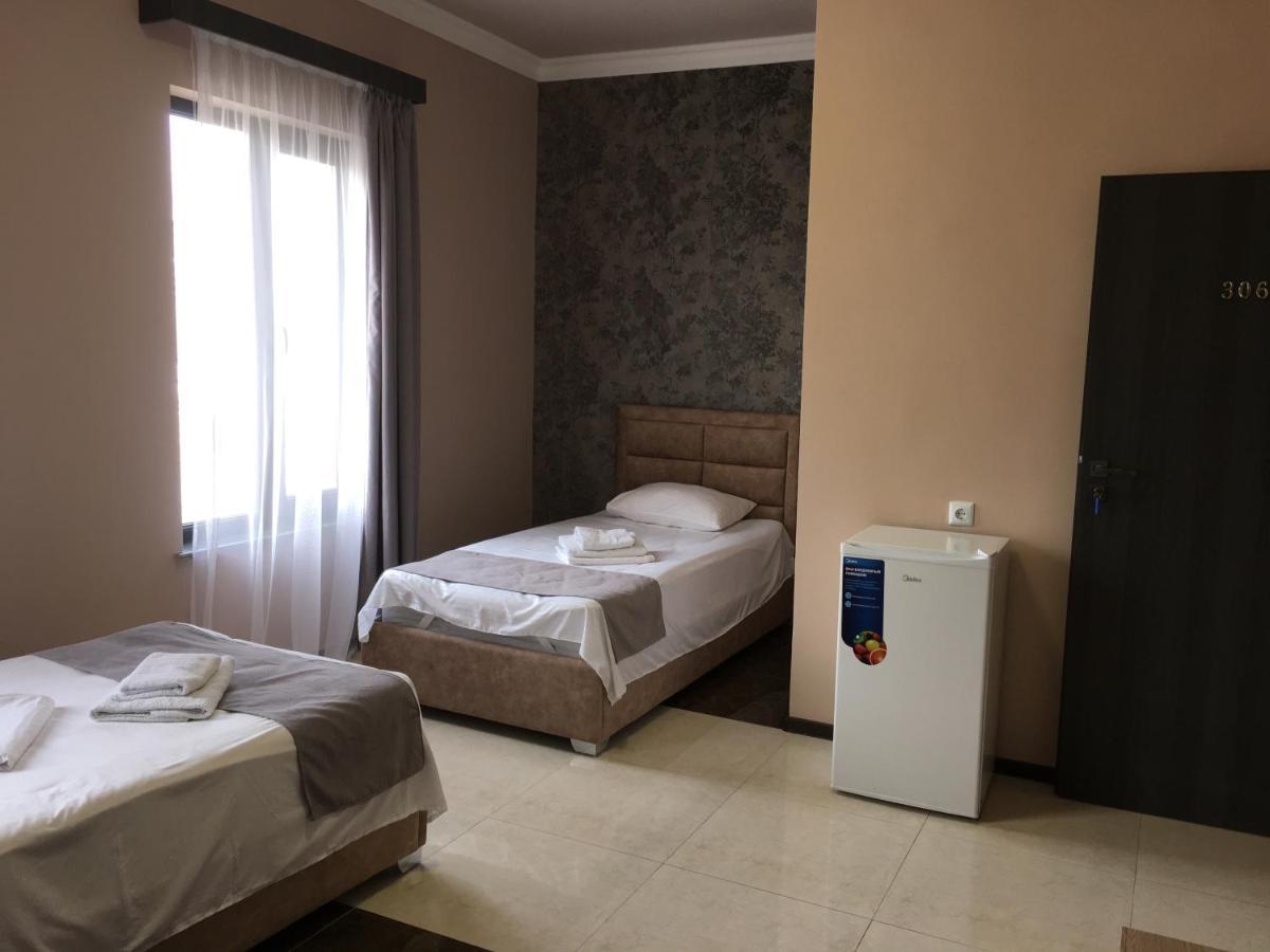 Rp Hotel Erevan Esterno foto