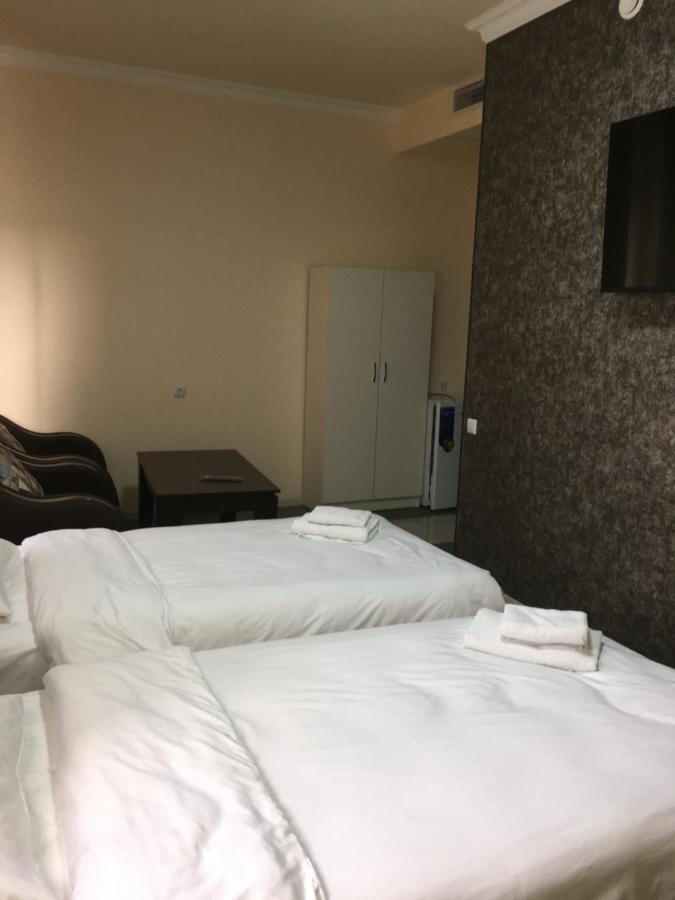 Rp Hotel Erevan Esterno foto