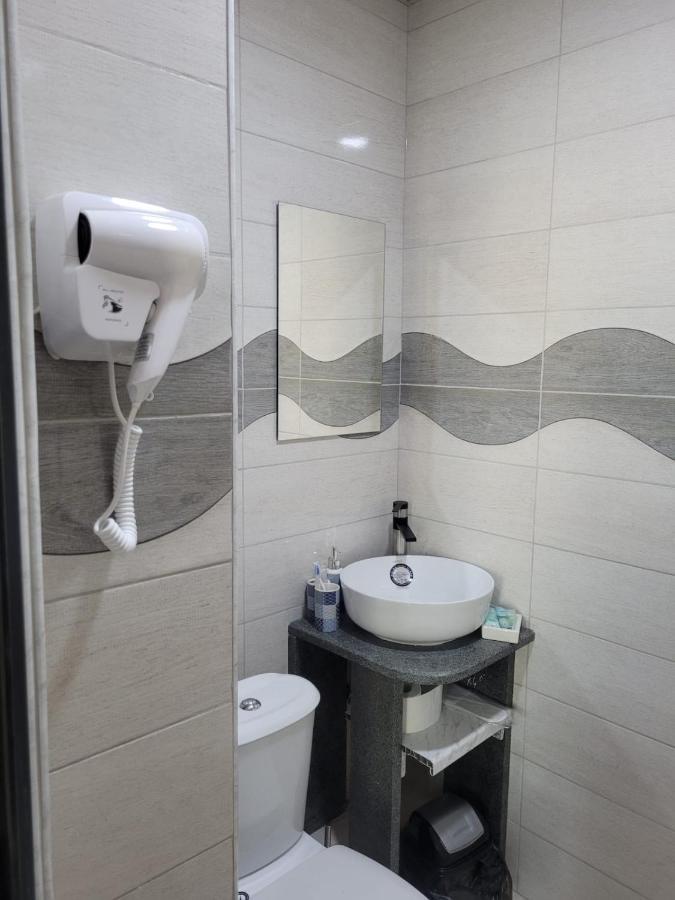 Rp Hotel Erevan Esterno foto